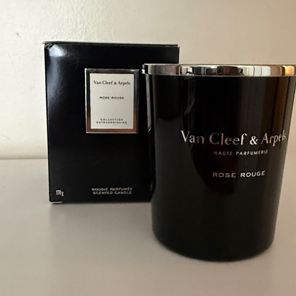 Van Cleef & Arpels Rose Rouge Scented Candle in Black Box